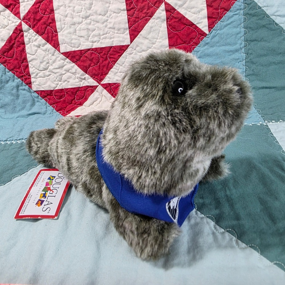 Douglas Seal Plush US Antarctic Program NSF Grey NWT Bandana 8.5in